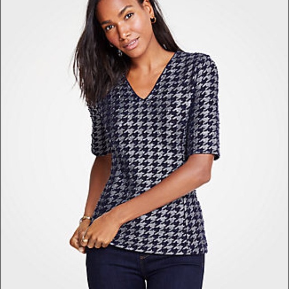 Like-🆕: Ann Taylor | Houndstooth🔹Shimmery V-Neck - Picture 2 of 9